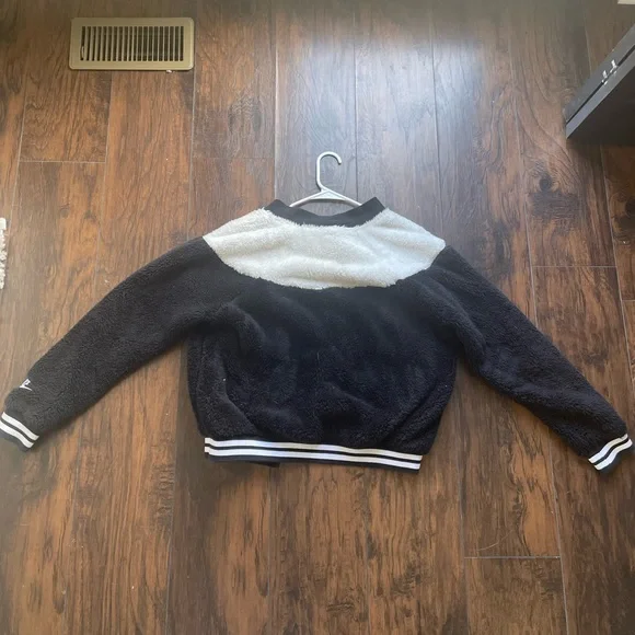 Fuzzy, comfortable, Nike zip up! Perfect for fall and winter - Picture 3 of 3